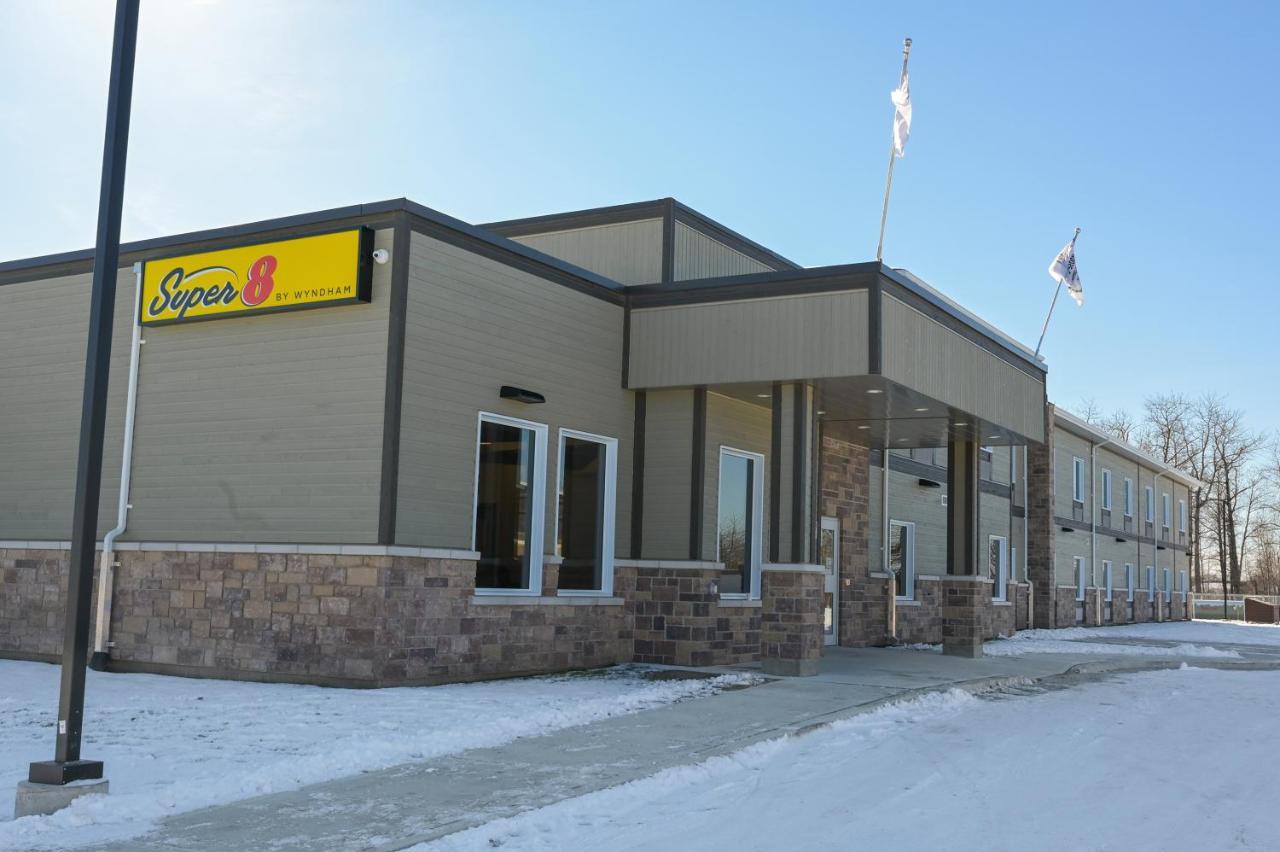 Super 8 By Wyndham Moosonee Hotell Eksteriør bilde