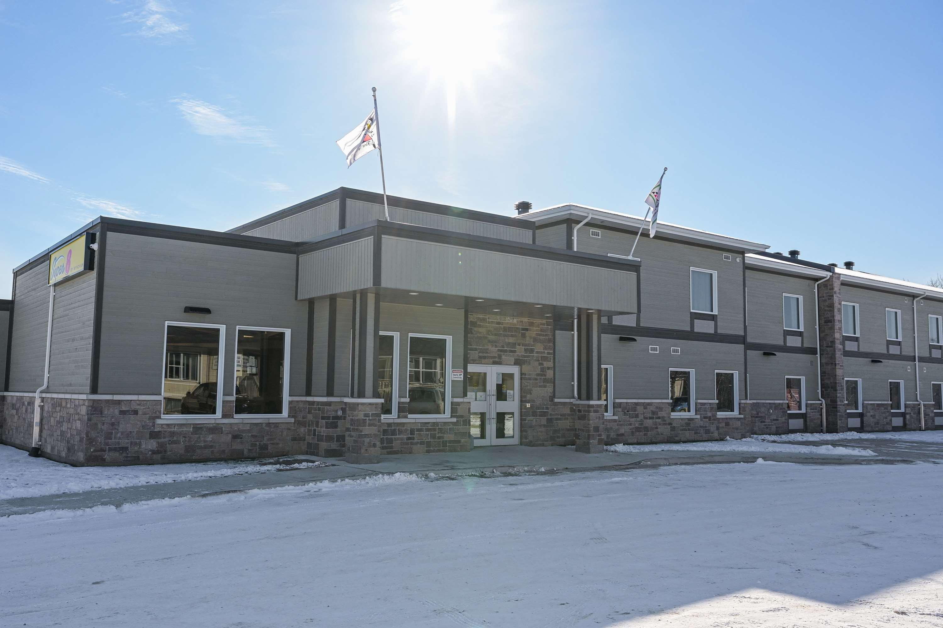Super 8 By Wyndham Moosonee Hotell Eksteriør bilde